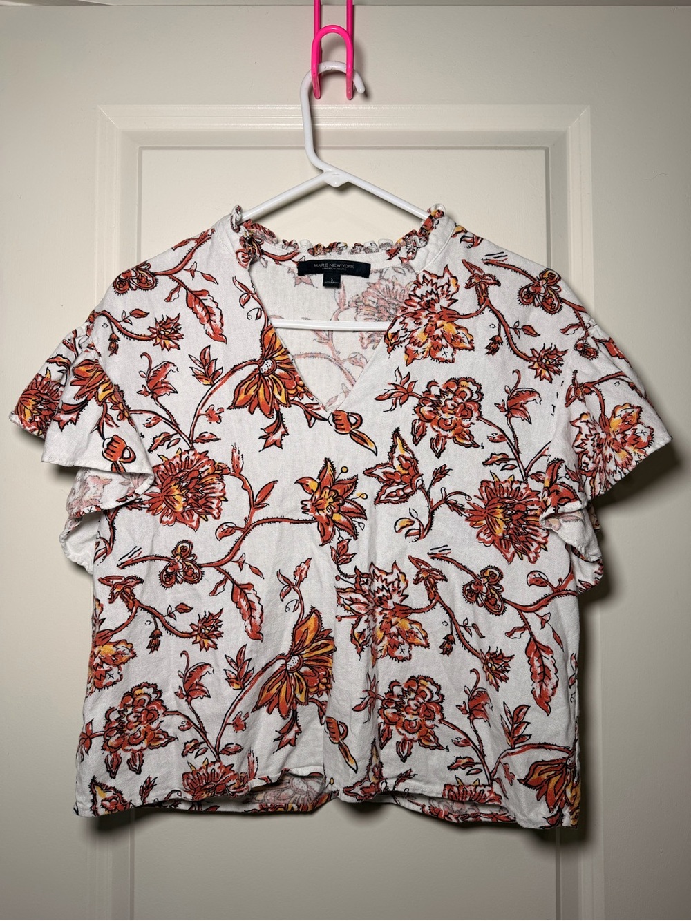 Marc New York White Floral V-Neck Flutter Sleeve Blouse
